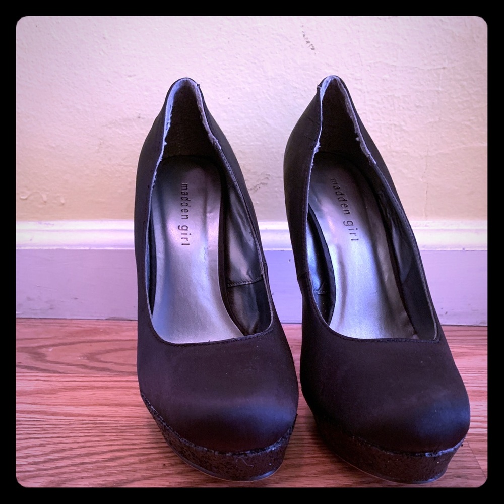 Black heels- tried on but never been worn